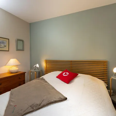 Apartment Bas-sablons By Interhome